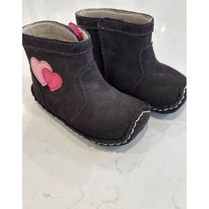 See Kai Run Adorable Soft Comfy leather / suede non slip Booties 12- 18 mth